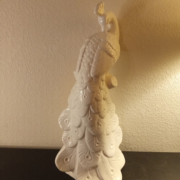 RARE HTF EXQUISITE Haeger 21"x12" Ceramic White Peacock Sculpture. - Picture 7 of 10